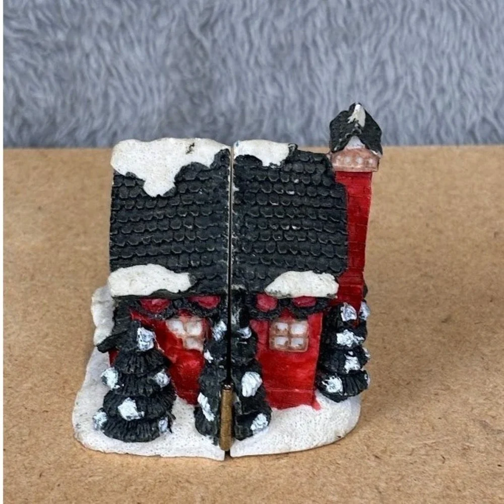 Carol Wright Gifts Miniature Hinged Christmas Santa Workshop Cottage Figurine